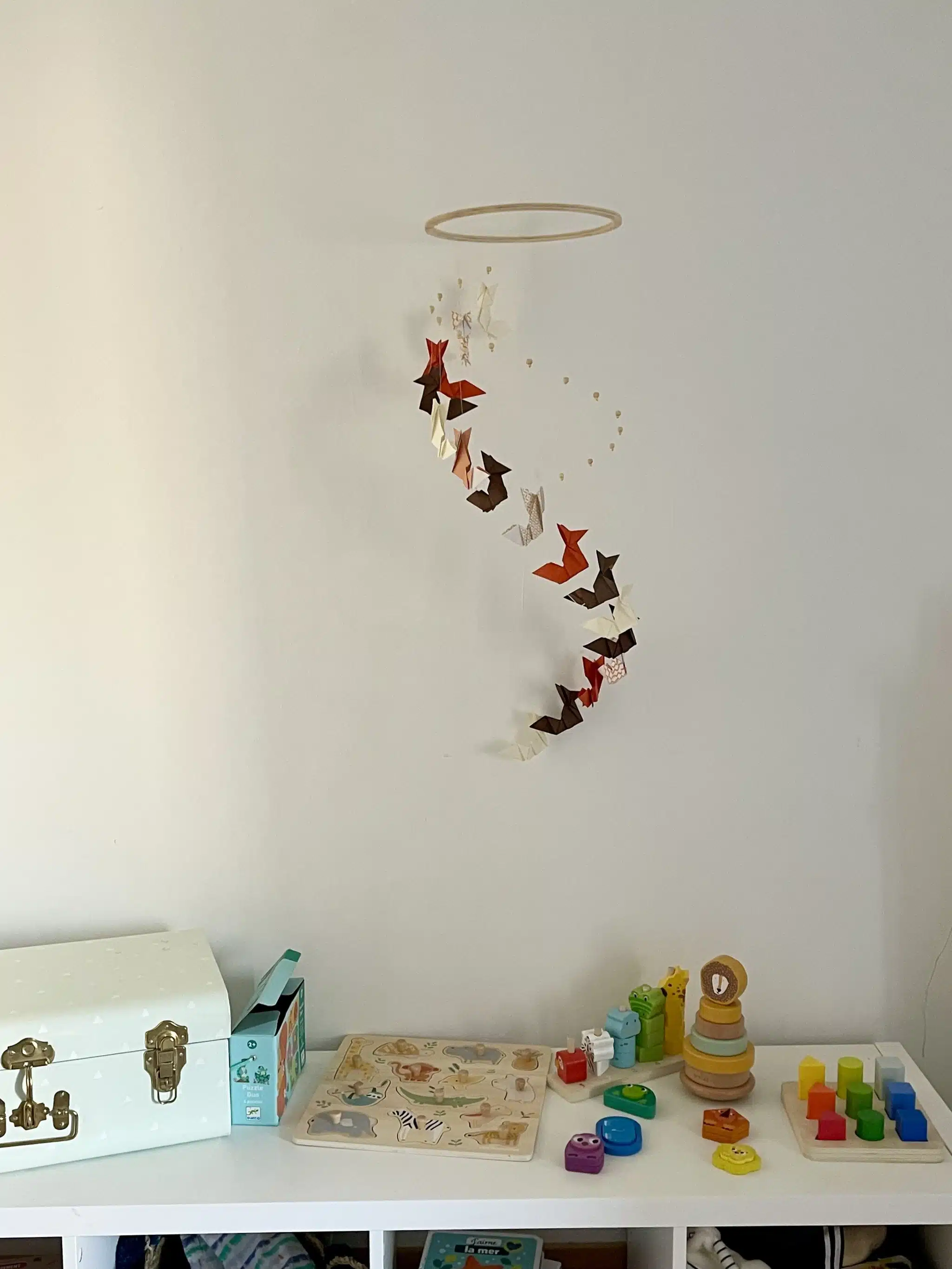 Mobile bébé en origami pliage renard