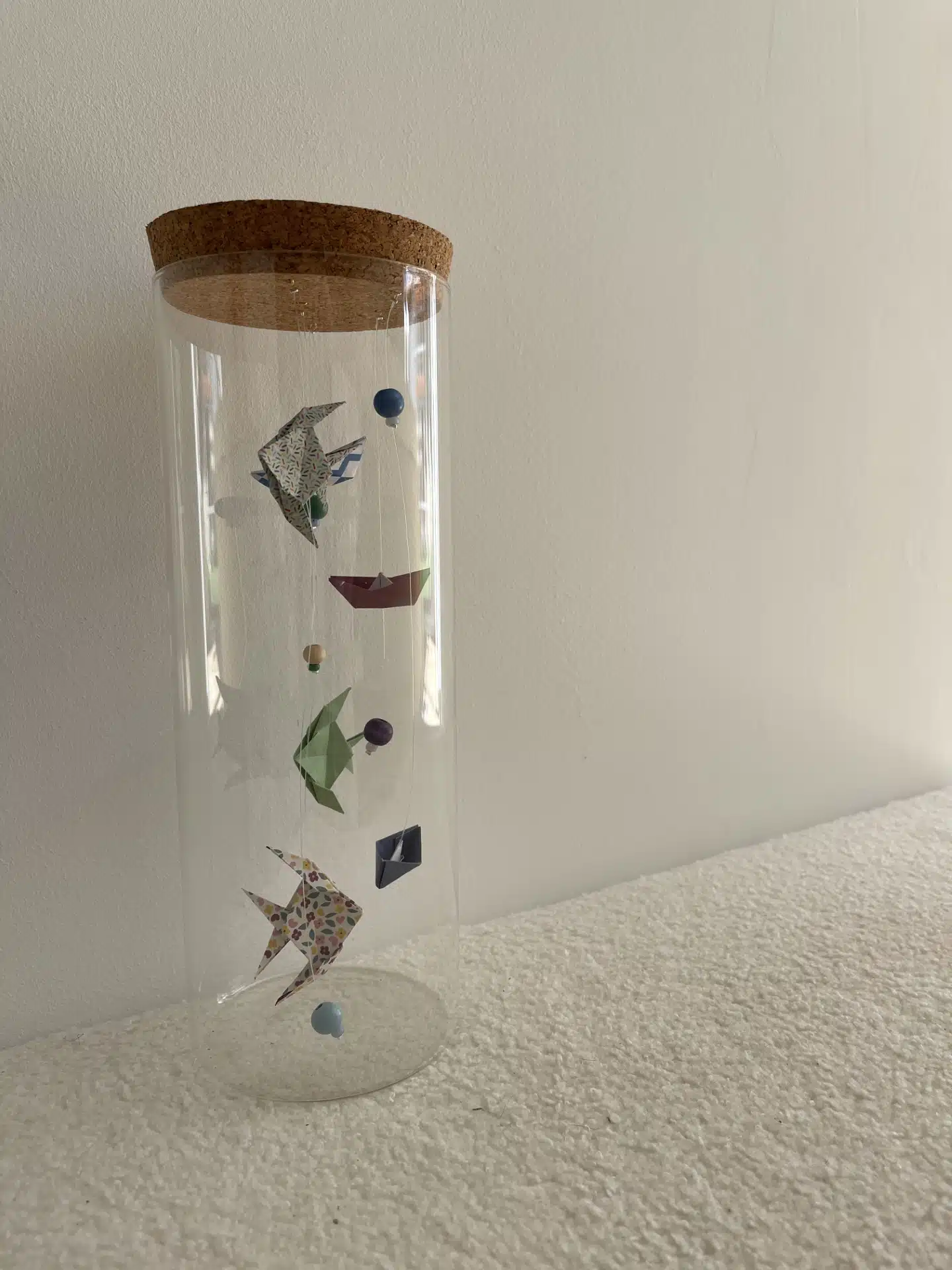 Bocal en verre poissons et bateaux en origami – Image 3